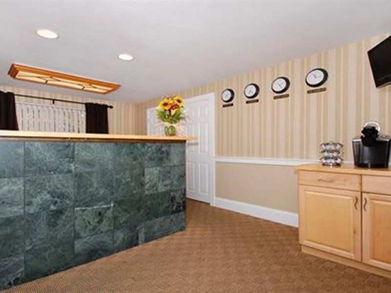 Rodeway Inn Logan International Airport Revere Bagian luar foto