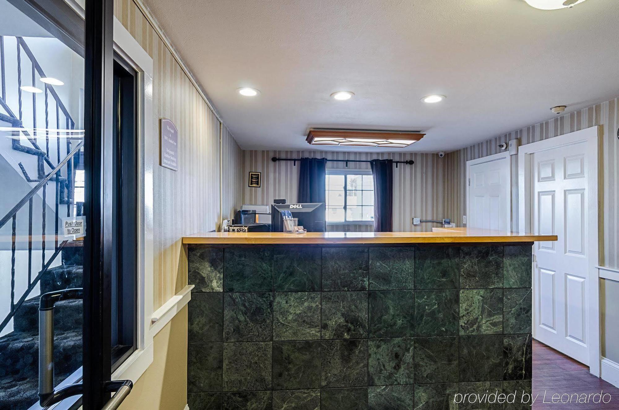 Rodeway Inn Logan International Airport Revere Bagian luar foto